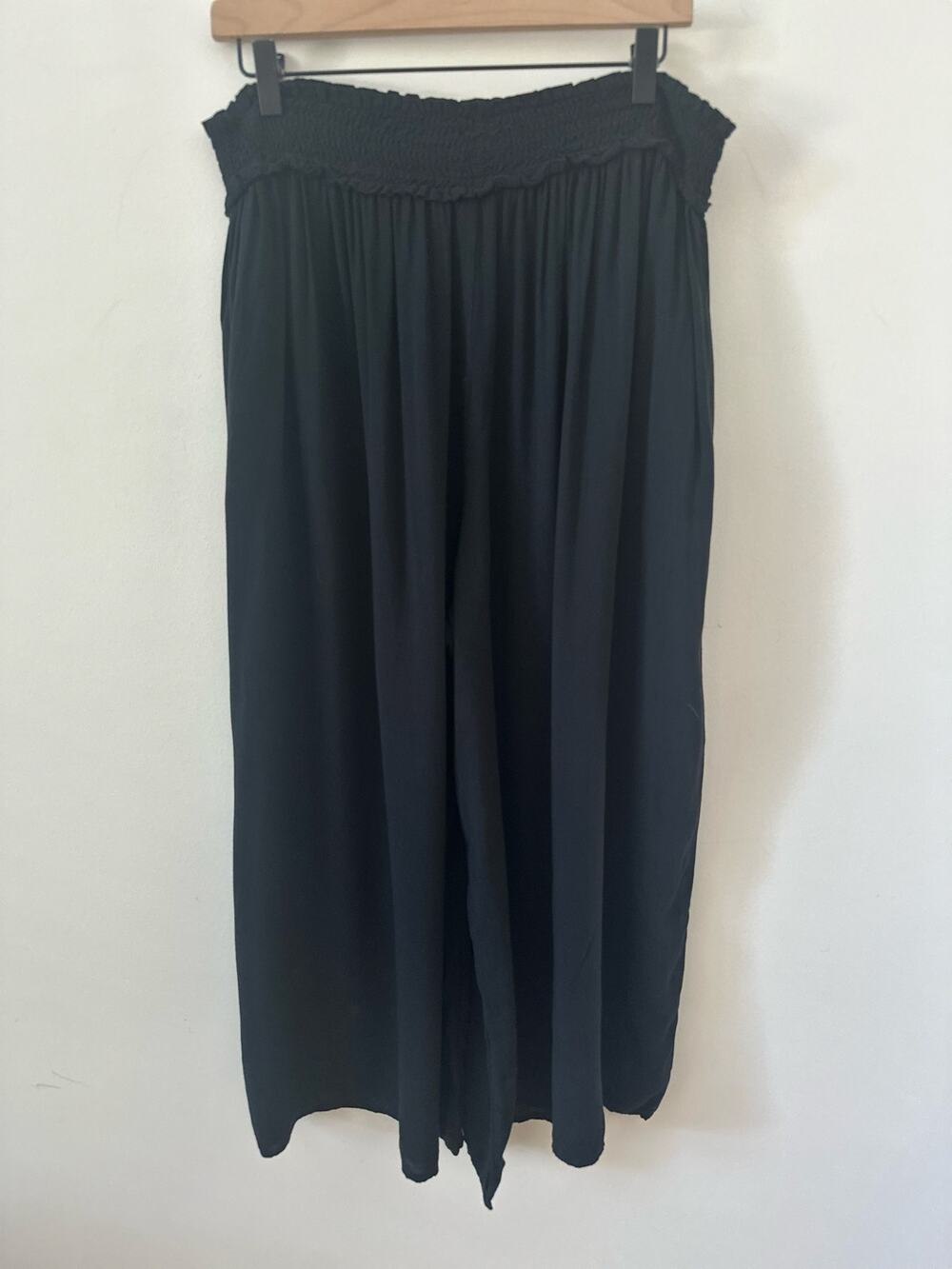 Wilfred Aritzia Wide Leg Pants Women's Medium Smocked Elastic Waist Pull On